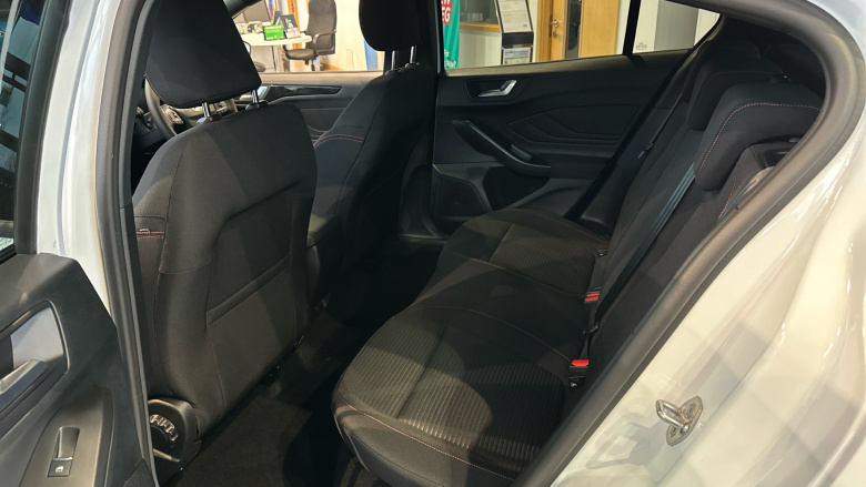 Ford Focus 1.0 EcoBoost Hybrid mHEV 155 ST-Line 5dr Auto Petrol Hatchback